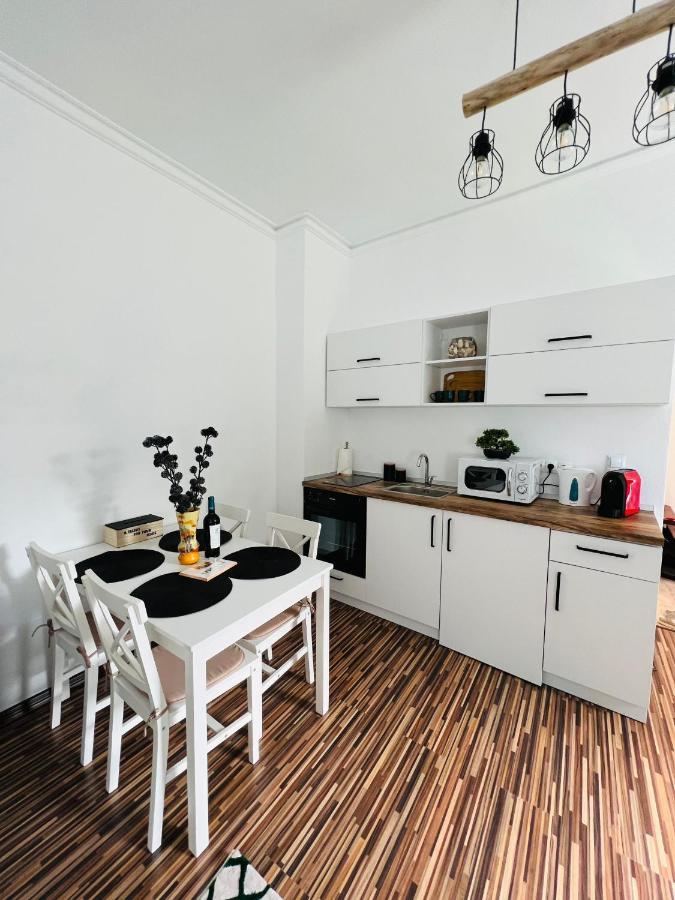Apartament In Regim Hotelier King Медиаш Экстерьер фото