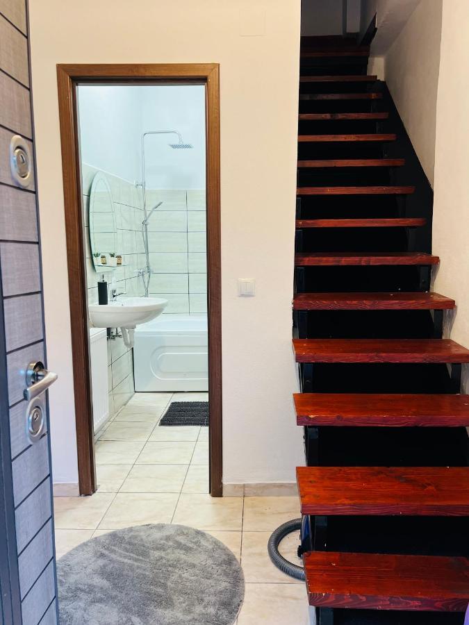 Apartament In Regim Hotelier King Медиаш Экстерьер фото
